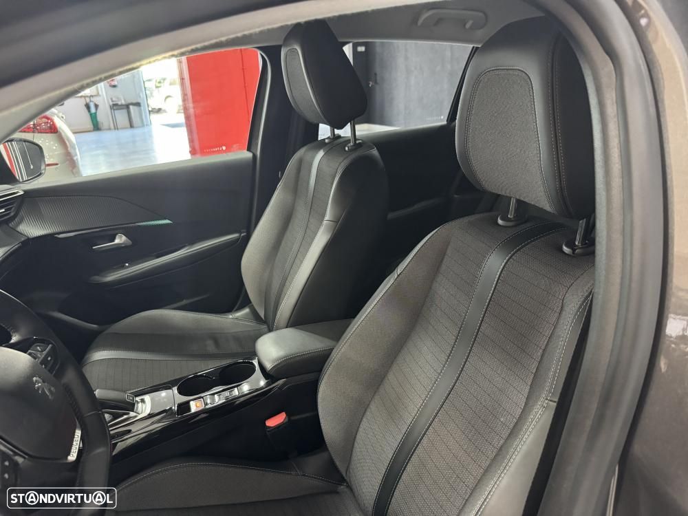 Peugeot 208 1.2 PureTech Allure EAT8 - 26