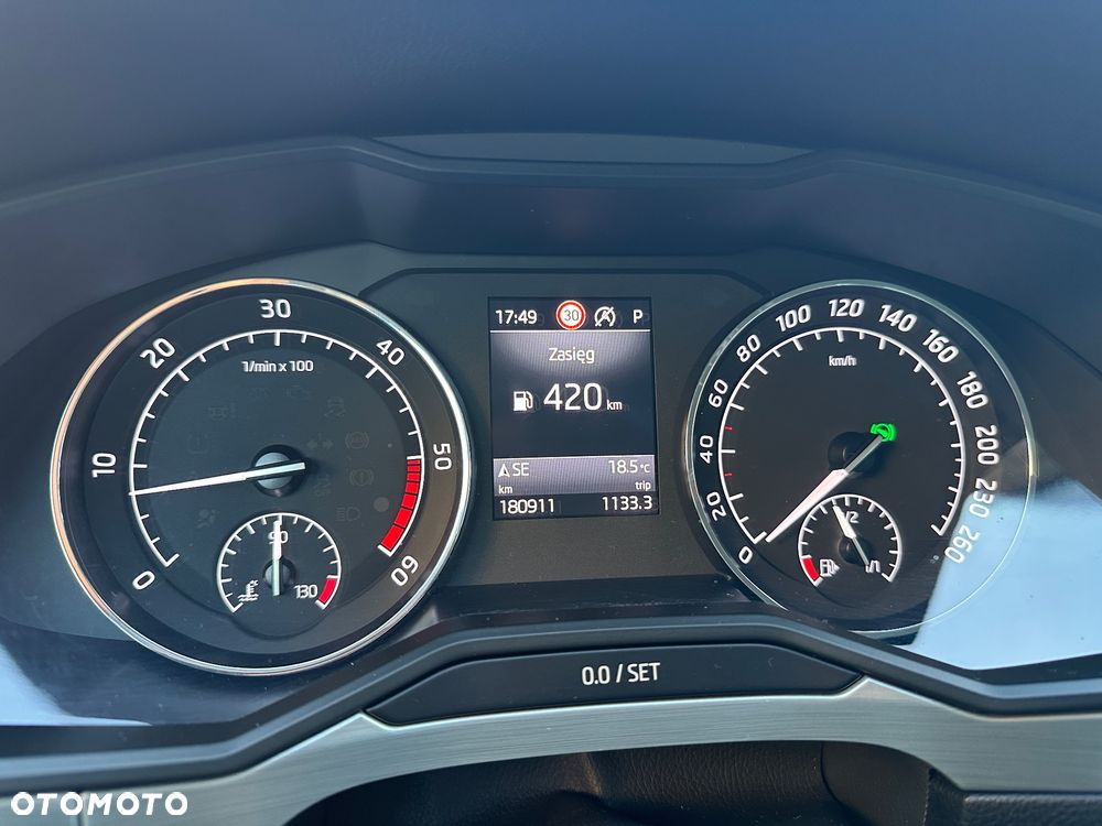 Skoda Superb 2.0 TDI DSG Ambition - 33