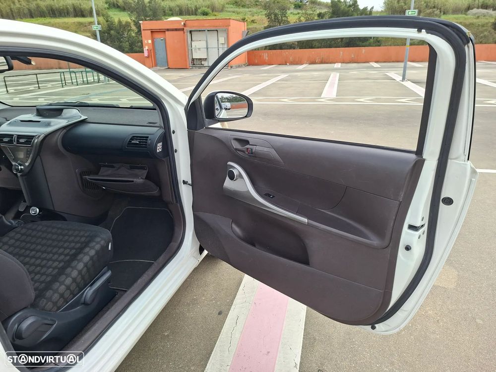 Toyota iQ 1.0 VVT-i - 4