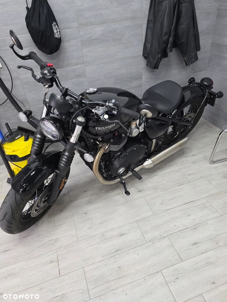 Triumph Bonneville Bobber - 6
