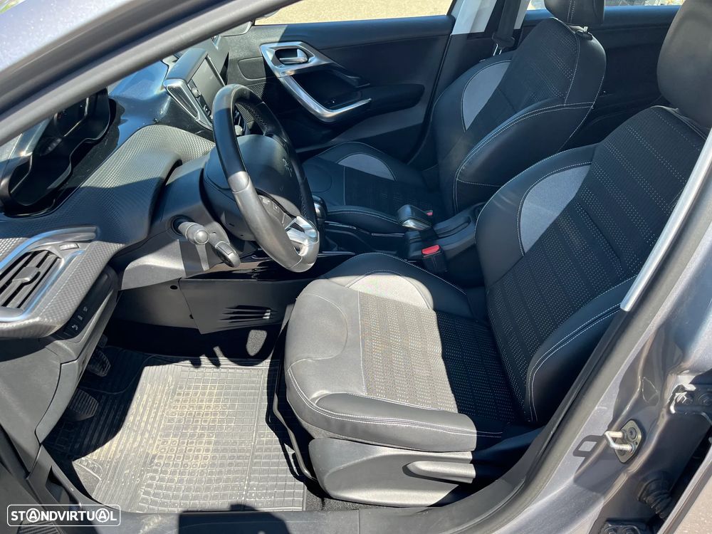 Peugeot 2008 1.6 BlueHDi Style - 9