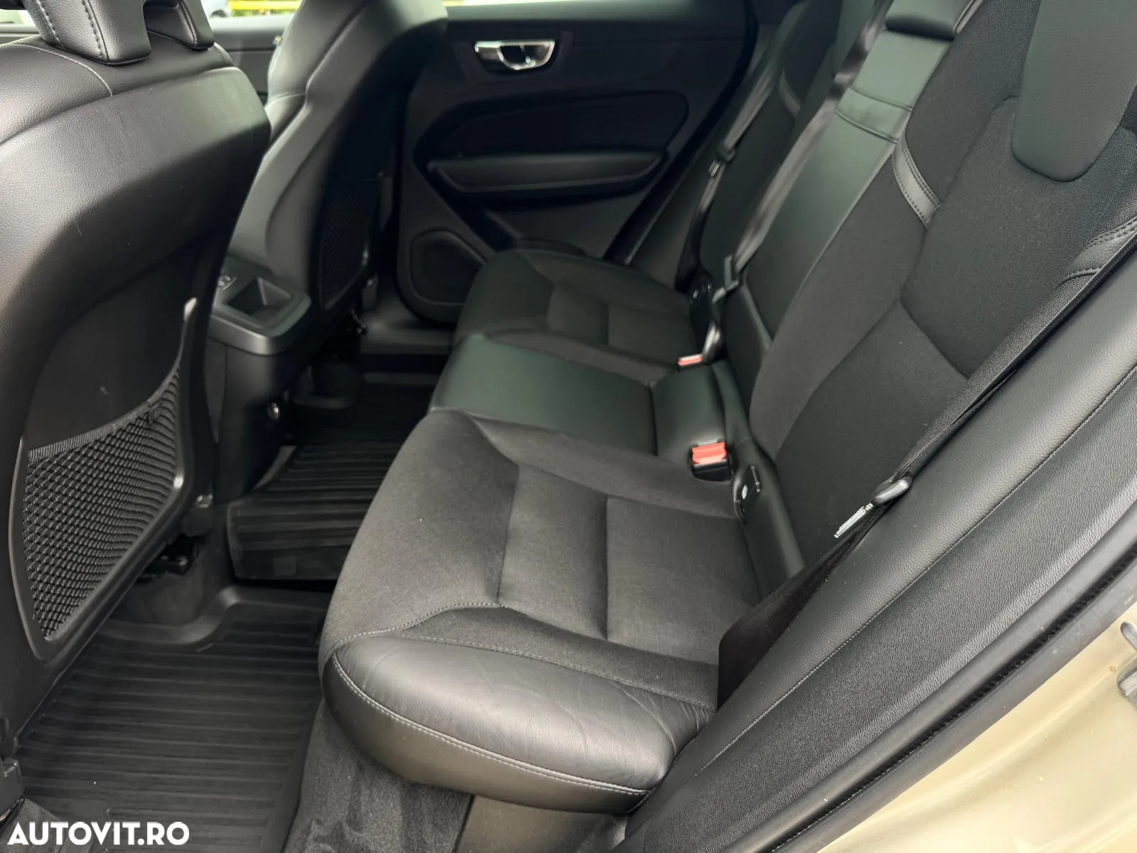 Volvo XC 60 D4 AWD Momentum - 20