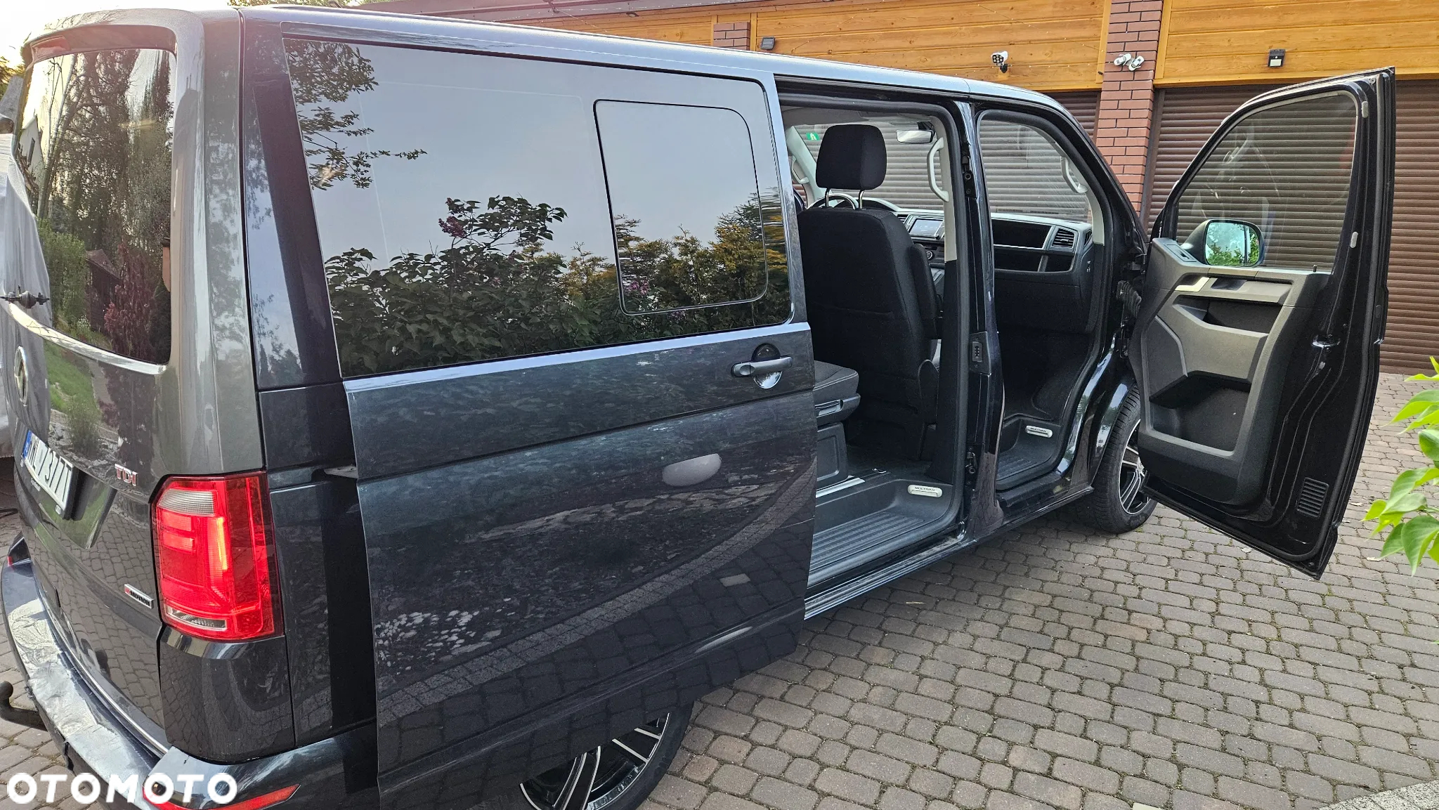 Volkswagen Multivan - 17