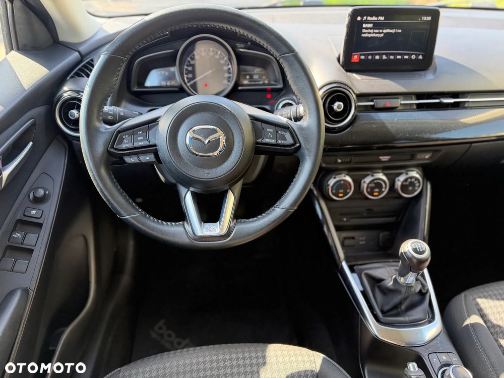 Mazda 2 2017 photo 5