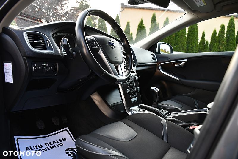 Volvo V40 T3 Momentum - 9