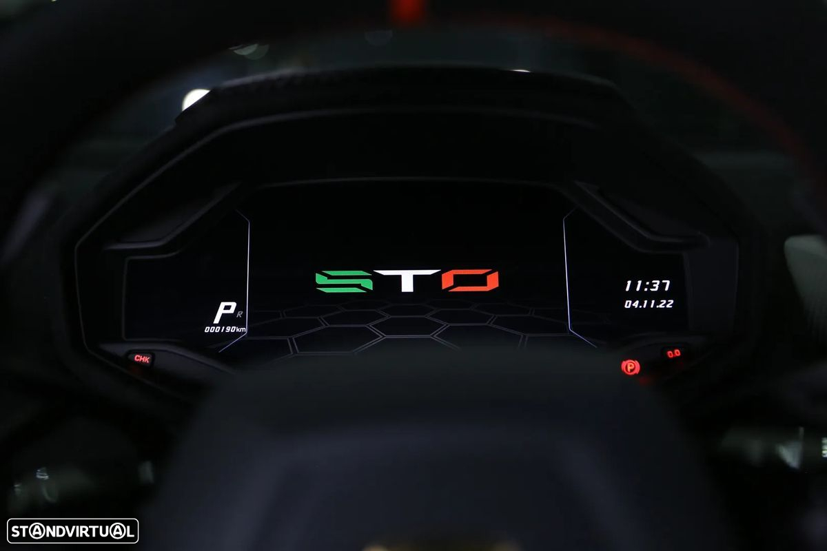 Lamborghini Huracán STO - 18