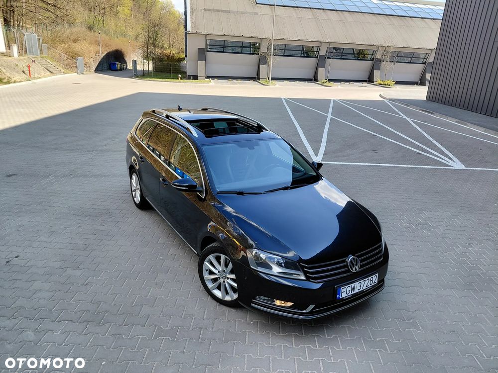 Volkswagen Passat - 1