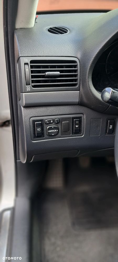 Toyota Avensis 2.0 VVT-i Sol plus - 12