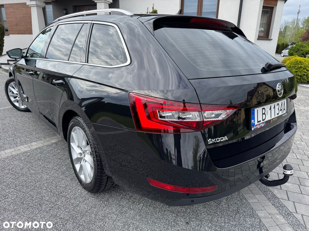 Skoda Superb 2.0 TDI SCR Style DSG - 5