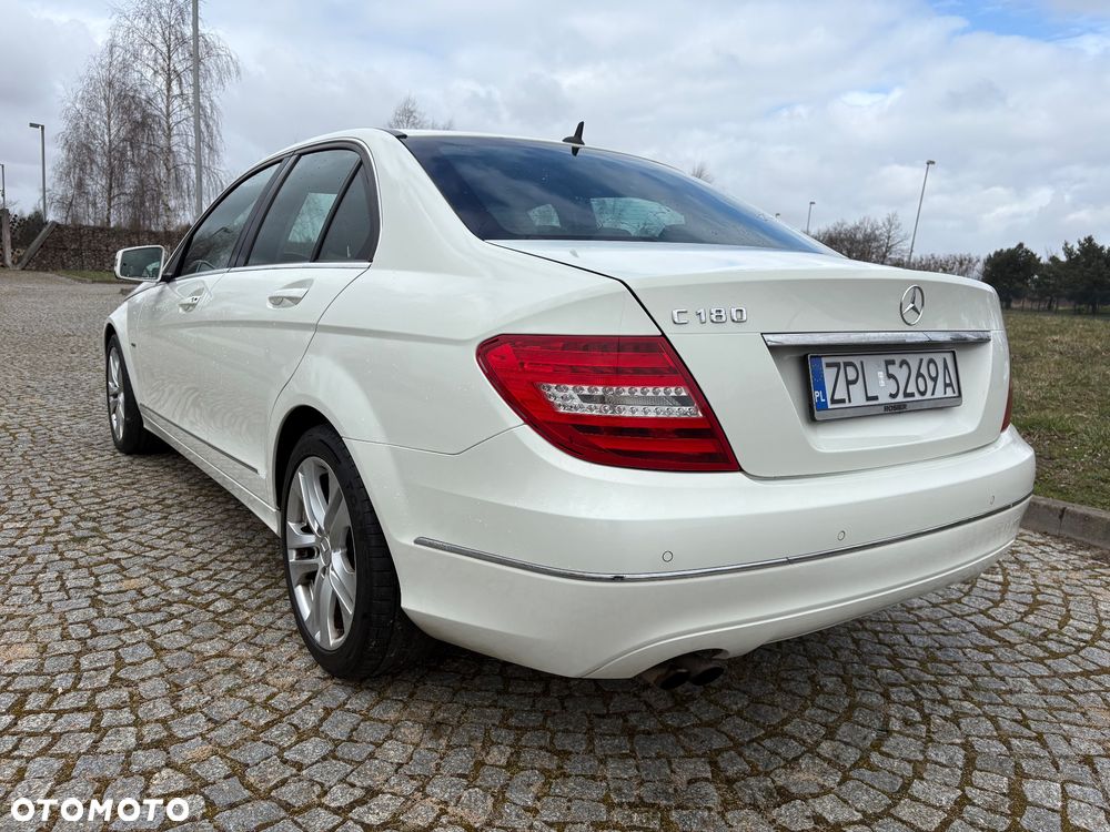 Mercedes-Benz Klasa C 180 CGI Automatik BlueEFFICIENCY Avantgarde - 9