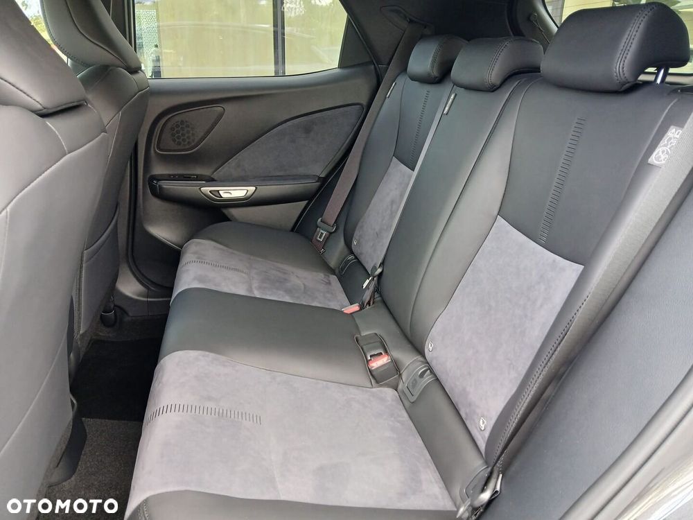 Lexus LBX 1.5 Hybrid Original Edition AWD - 8