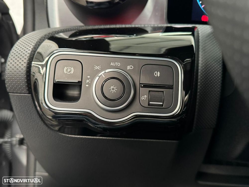 Mercedes-Benz CLA 250 e Shooting Brake AMG Line - 22