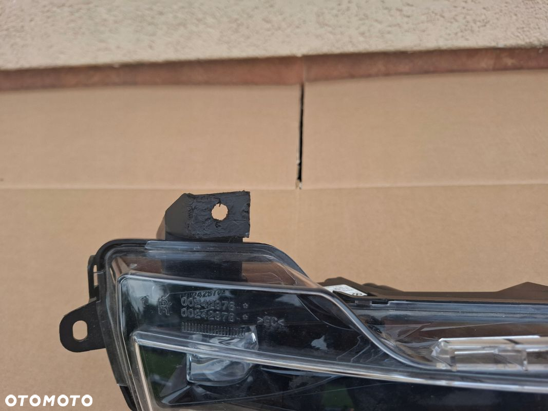 HALOGEN LED TESLA 3 Y 1507933-10-C ORYGINAŁ - 4