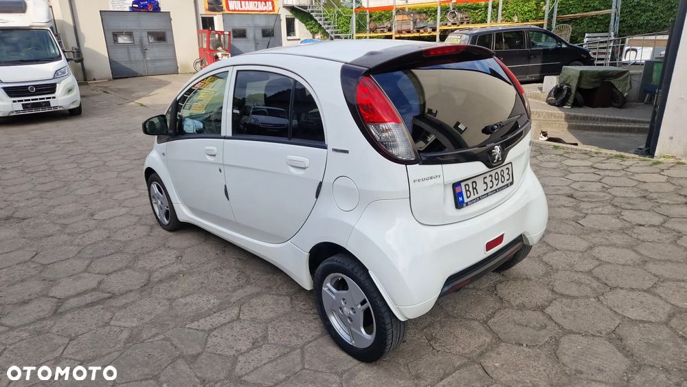 Peugeot iOn Standard