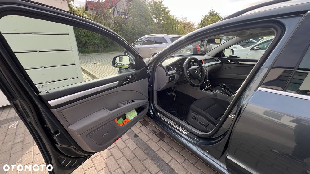 Skoda Superb 1.6 TDI Active DSG - 18