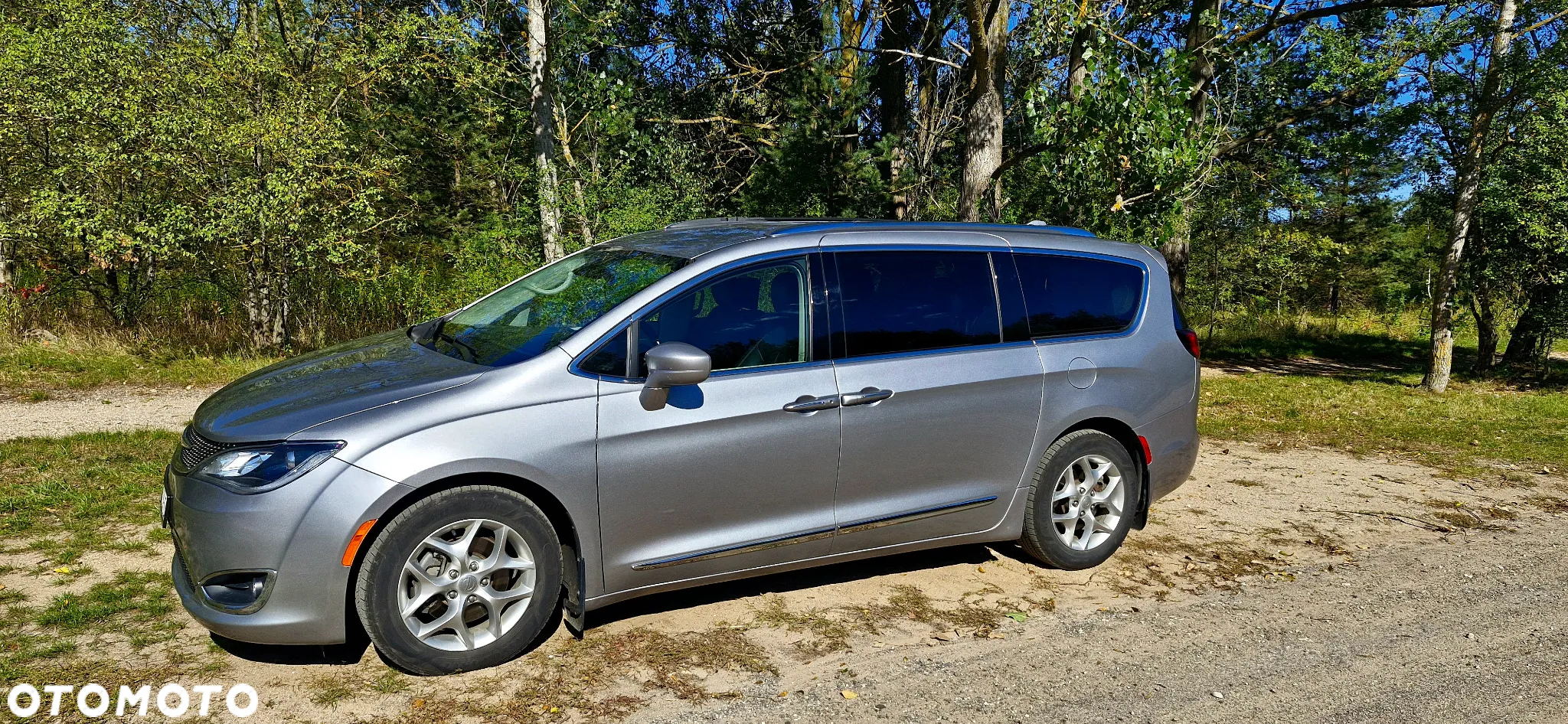 Chrysler Pacifica - 10