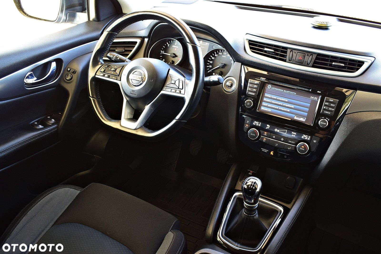Nissan Qashqai 1.5 dCi N-Connecta - 18