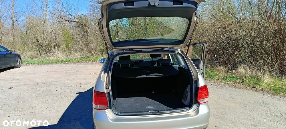 Volkswagen Golf - 10