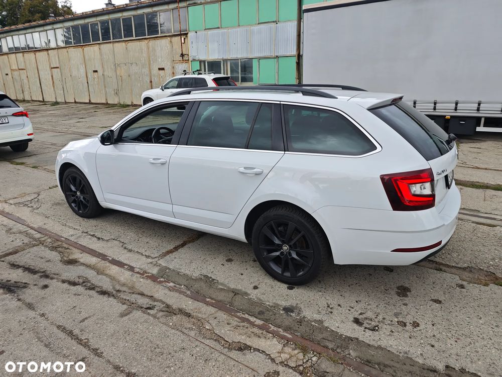 Skoda Octavia 2.0 TDI Elegance DSG - 5