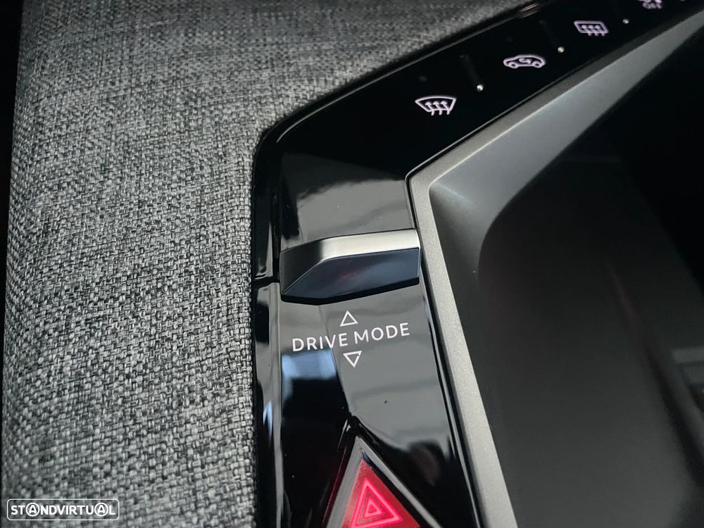 Peugeot 3008 Hybrid 145 e-DSC6 Allure - 32