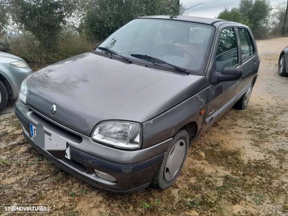 Renault Clio - 1