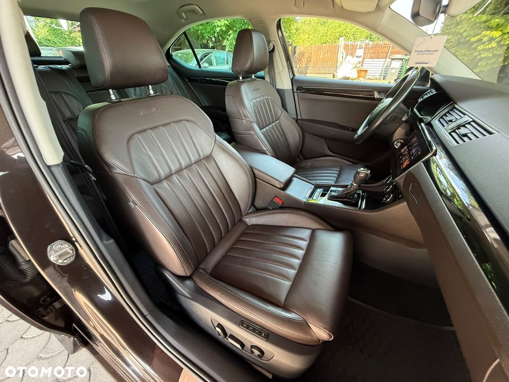 Skoda Superb 2.0 TDI 4x4 L&K DSG - 20