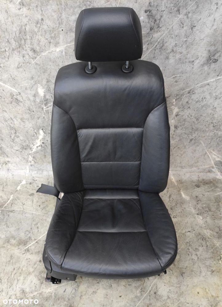 FOTEL PRAWY PRZÓD PRZEDNI BMW E60 E61 CZARNA SKÓRA GRZANY - 1