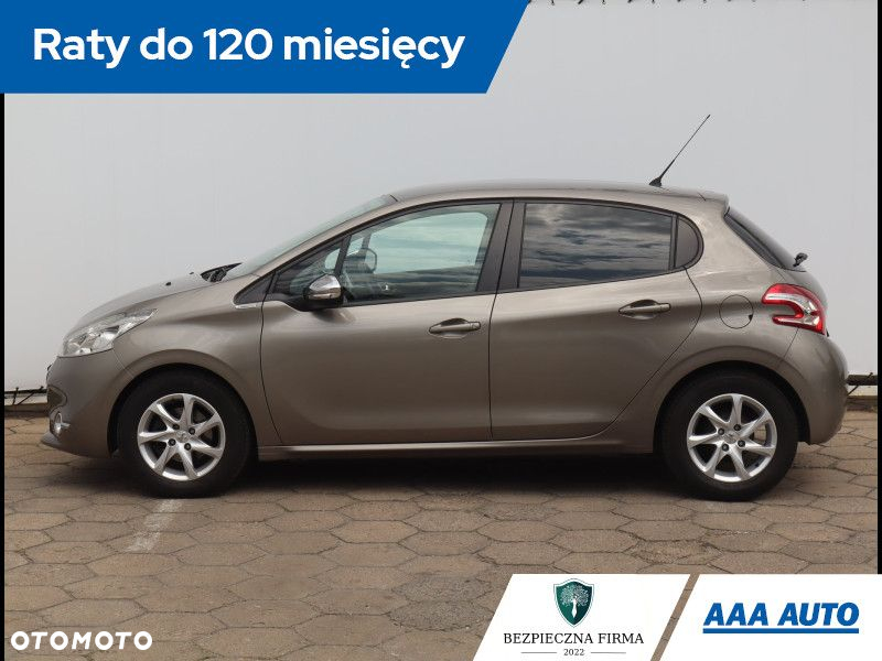 Peugeot 208 - 3