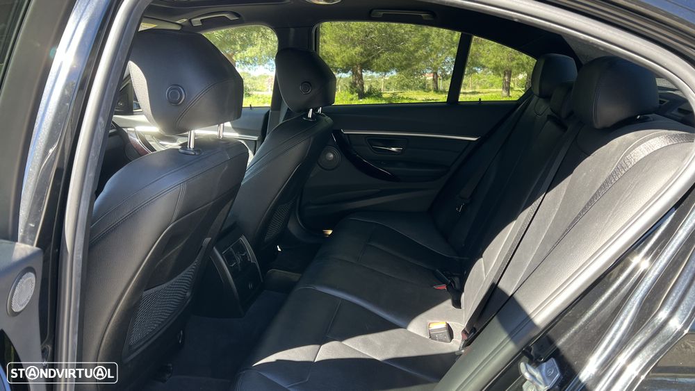 BMW 330 e iPerformance Pack M - 7