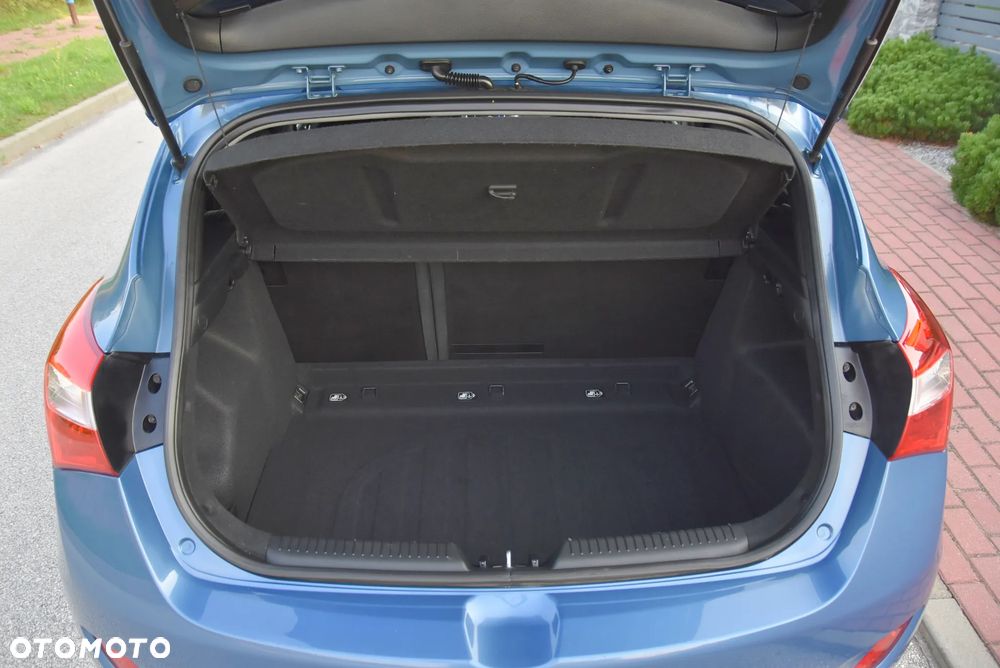 Hyundai i30 blue 1.4 Classic Navigation - 35