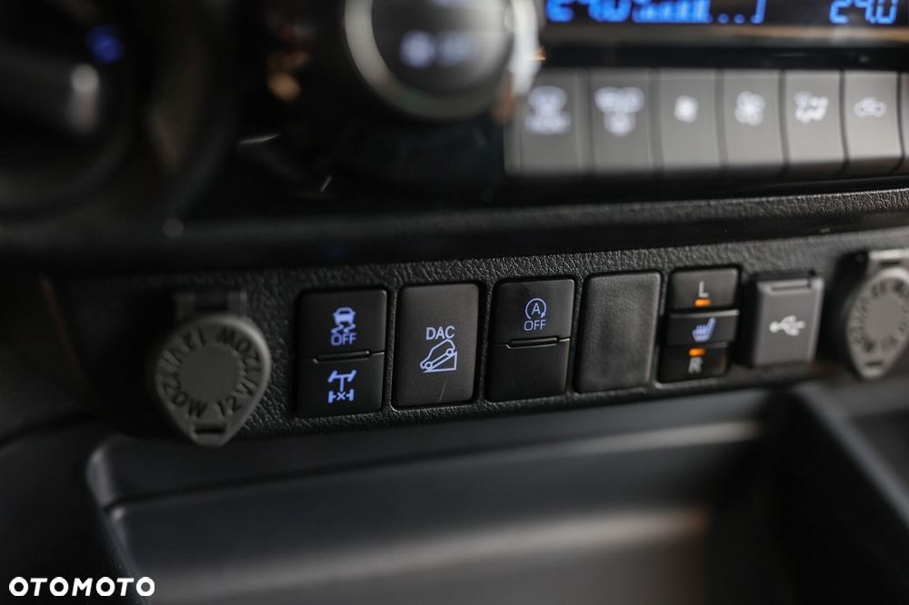 Toyota Hilux - 14