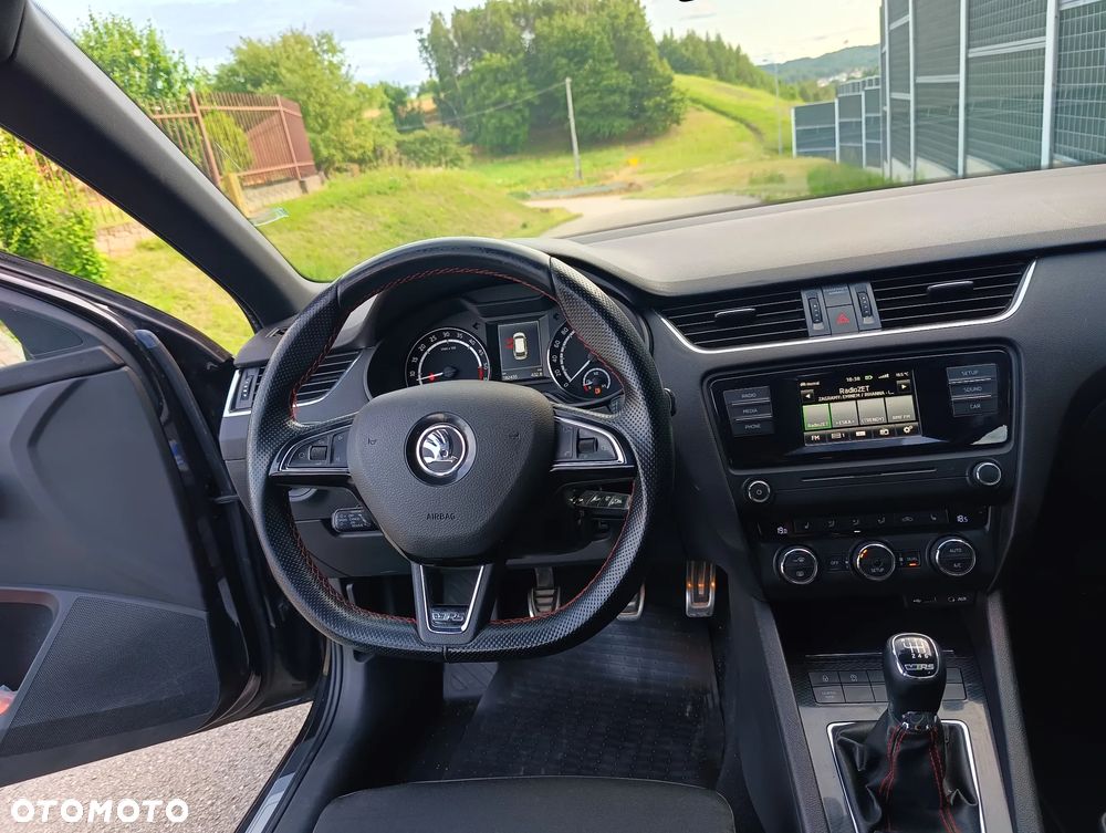 Skoda Octavia 2.0 TDI RS - 26