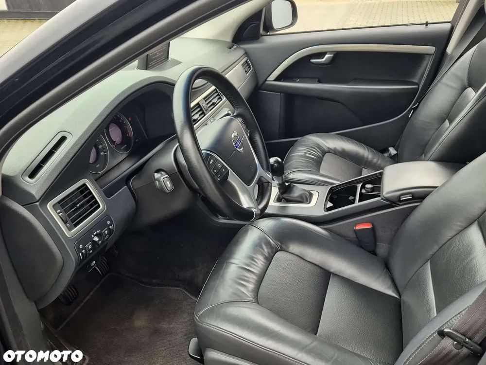 Volvo V70 2.0 - 15