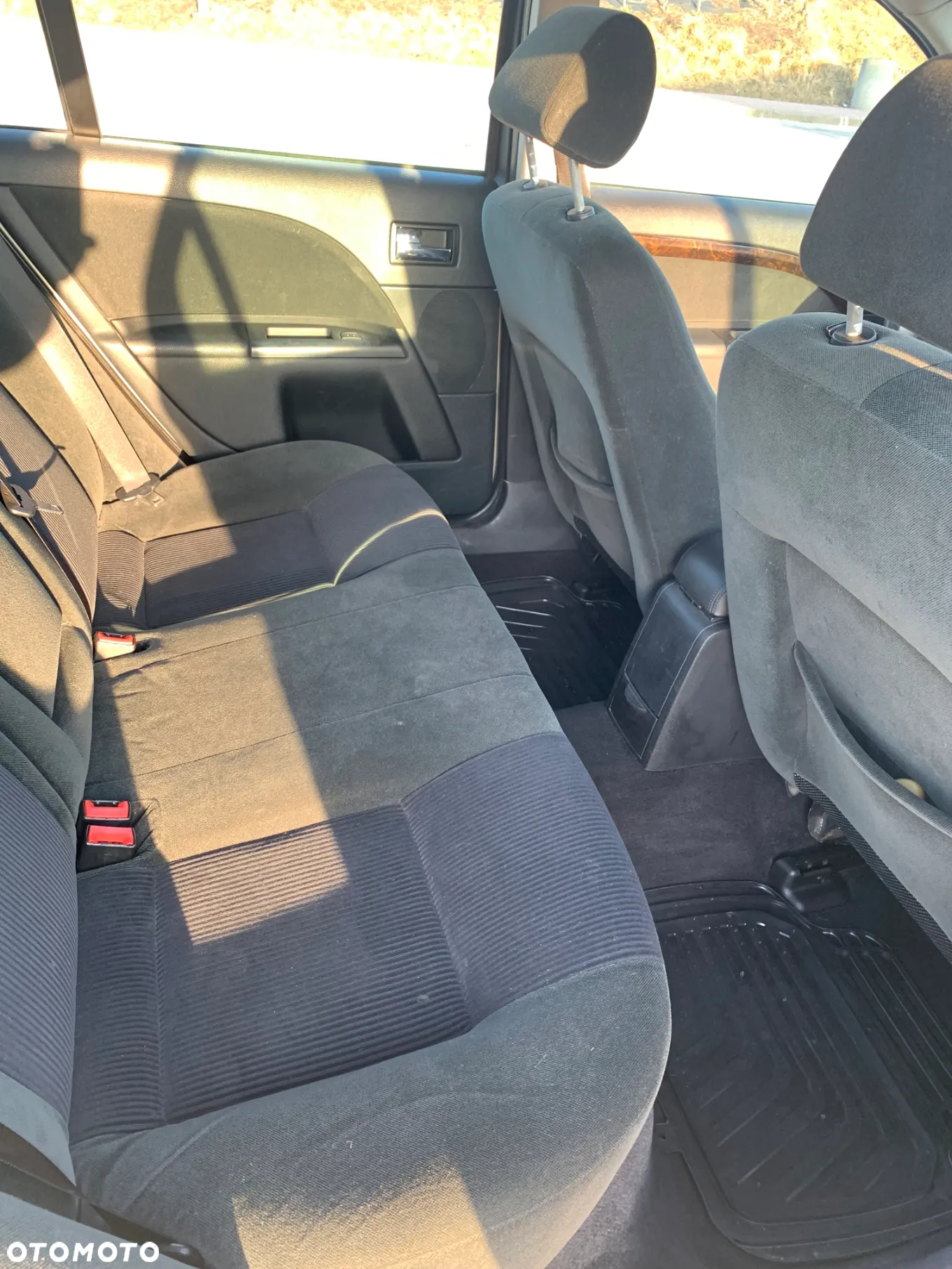 Ford Mondeo 2.0 Ghia - 7