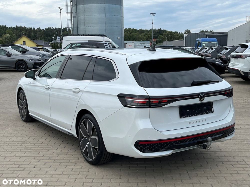 Volkswagen Passat Variant 2.0 TDI SCR R-Line Plus DSG - 5