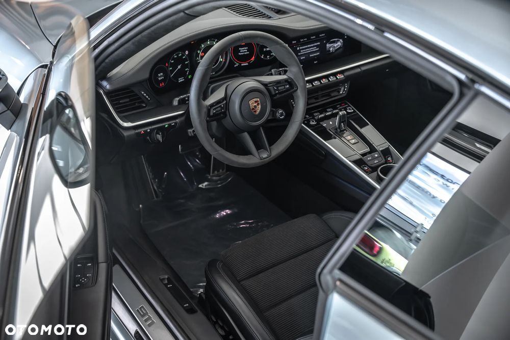 Porsche 911 Turbo S - 24