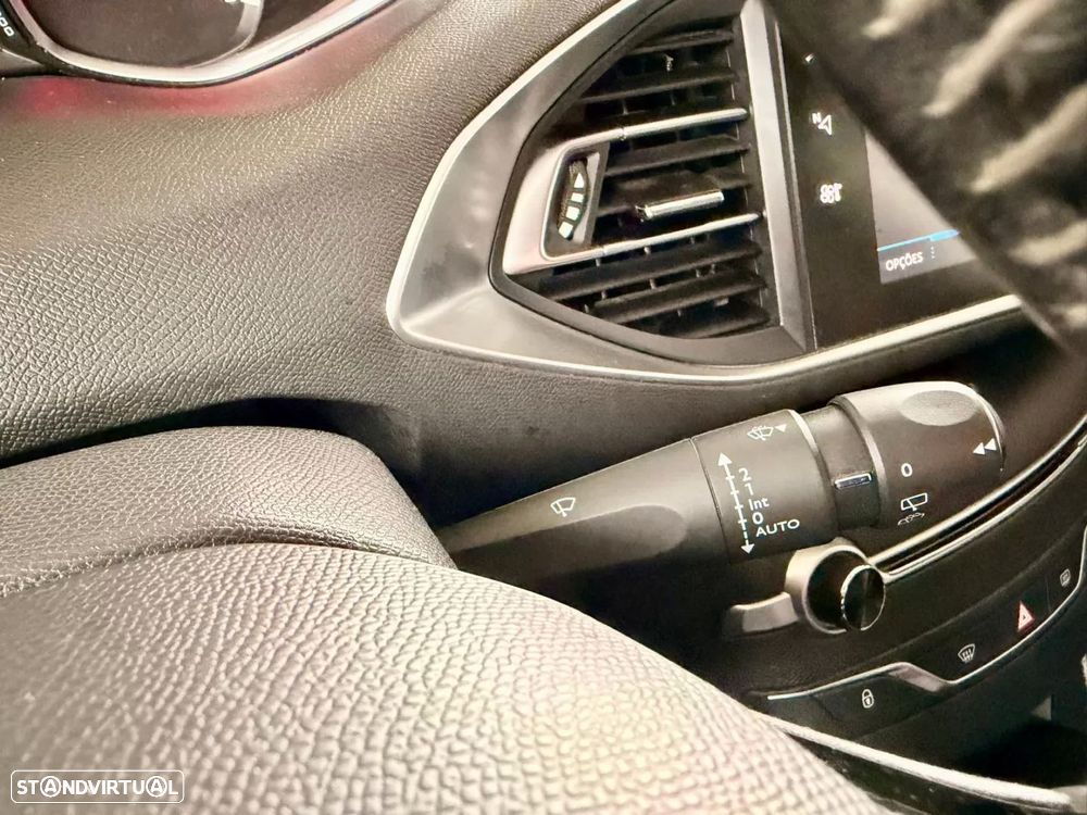 Peugeot 308 130 e-THP Stop & Start Allure - 17