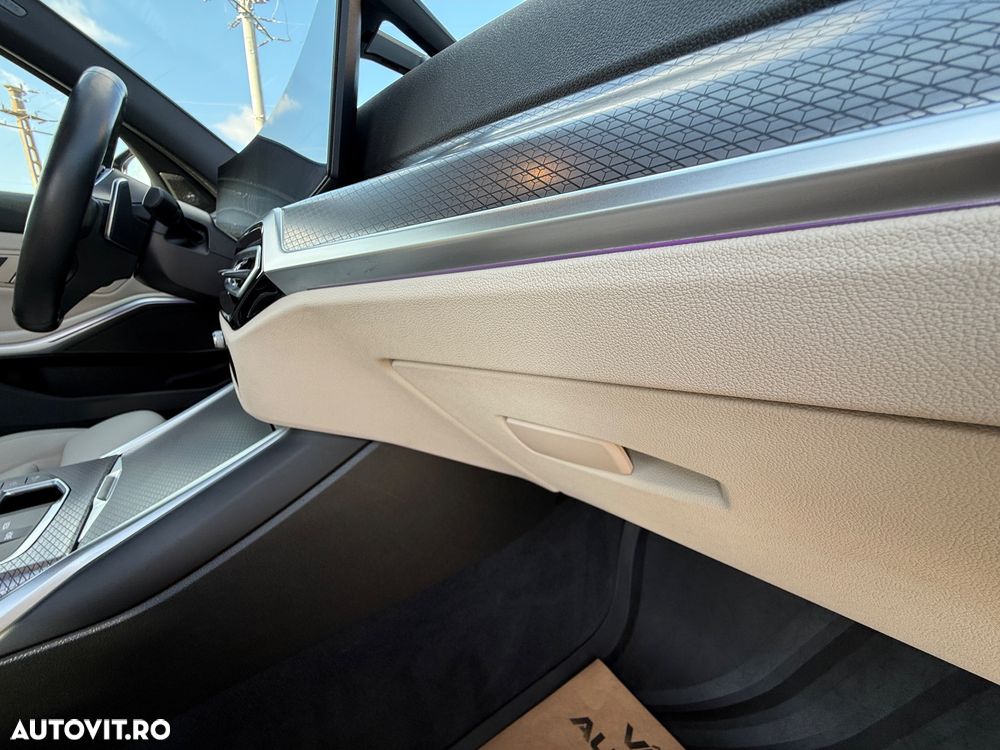 BMW Seria 3 330d xDrive AT MHEV - 26