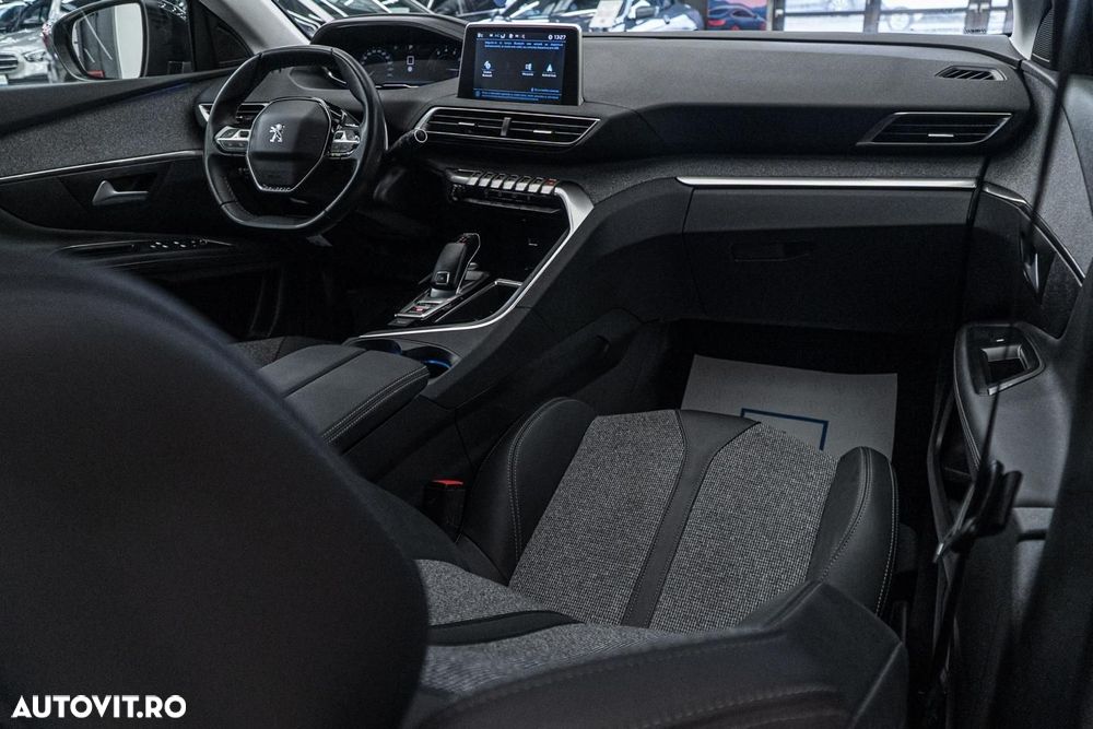 Peugeot 3008 1.2 PureTech Turbo S&S EAT8 Allure - 3