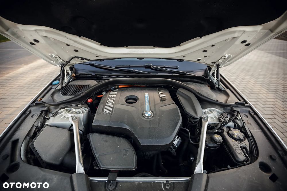 BMW Seria 5 530e iPerformance xDrive Luxury Line - 20