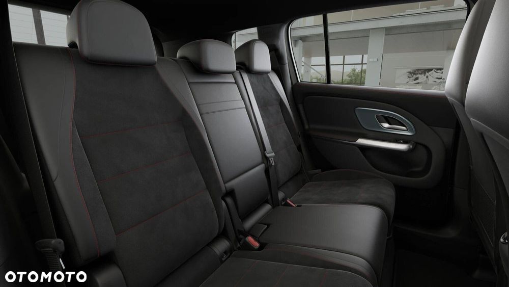 Mercedes-Benz GLB - 12