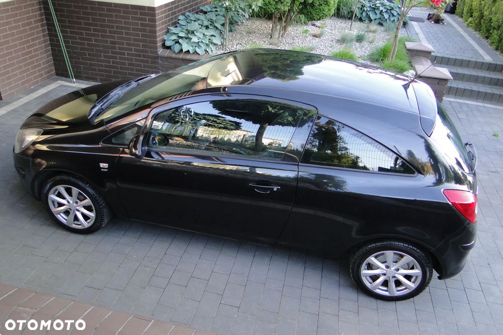 Opel Corsa 1.4 16V 150 Jahre - 8