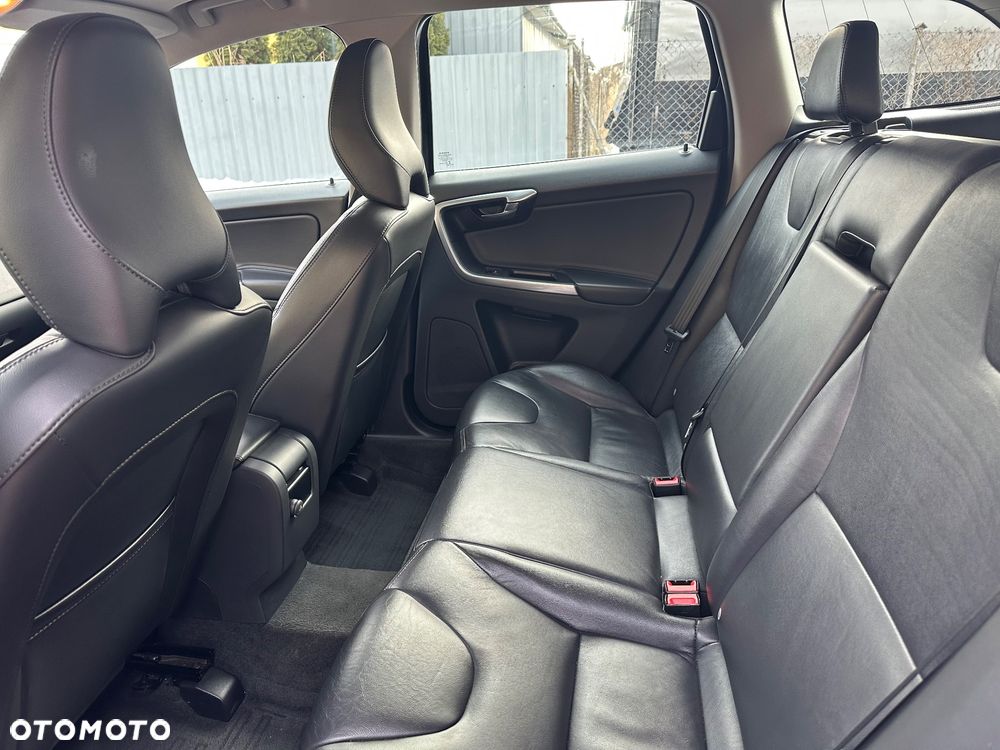 Volvo XC 60 D3 Drive-E Summum - 24