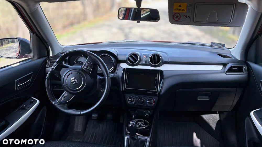 Suzuki Swift 1.2 Premium Plus - 8