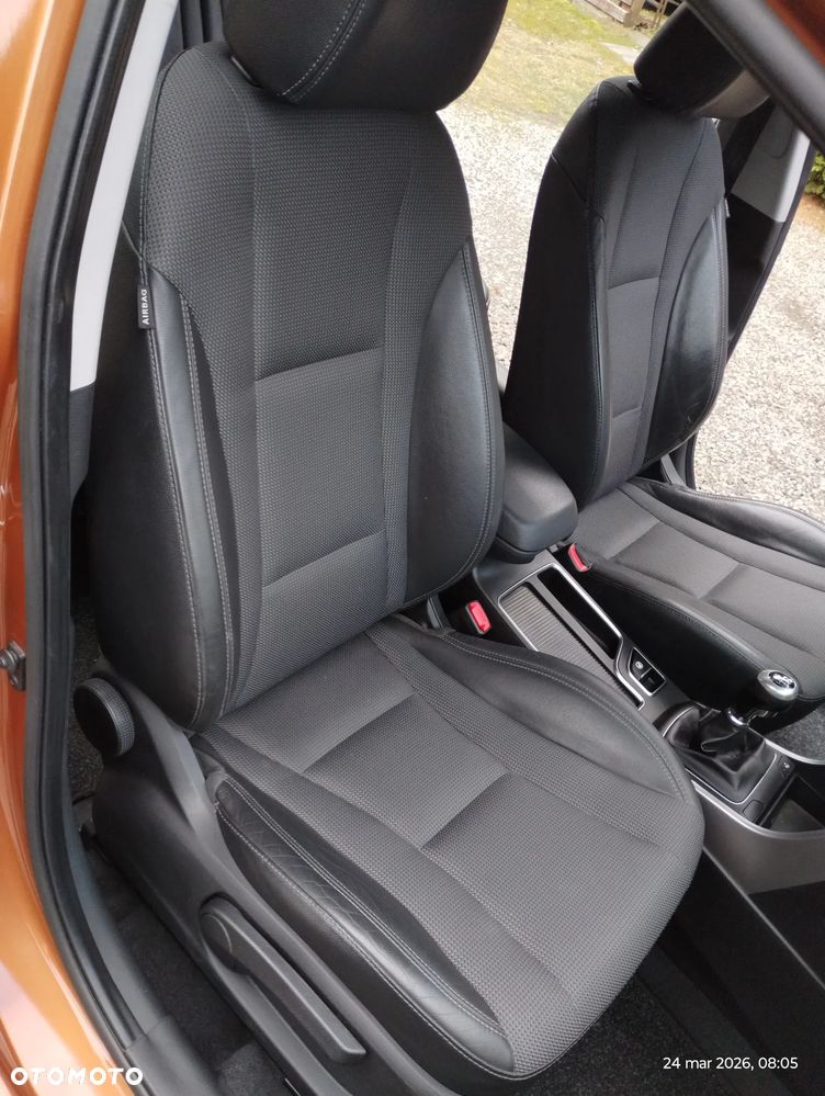 Hyundai i30 blue Kombi 1.6 GDi Trend - 35