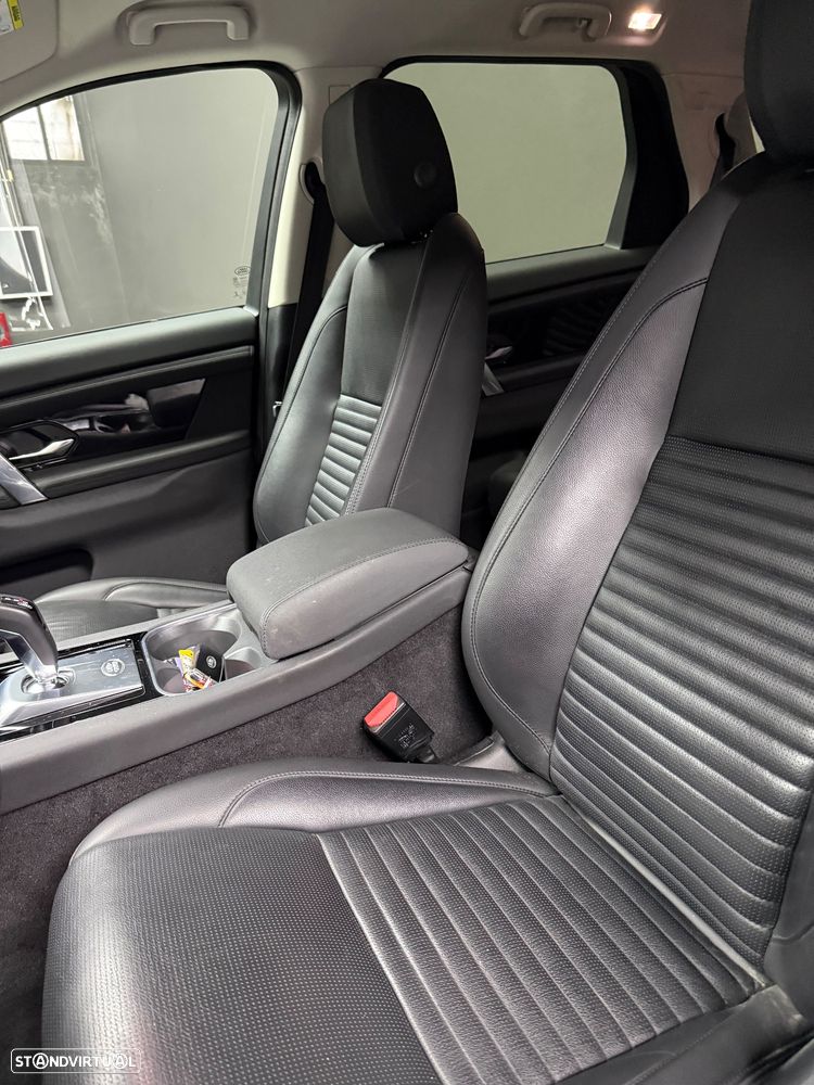 Land Rover Discovery Sport P300e R-Dynamic HSE - 17