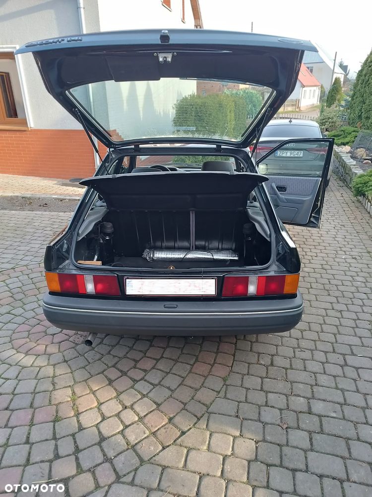 Ford Escort - 7