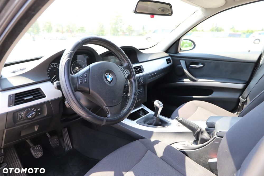 BMW Seria 3 320d - 9
