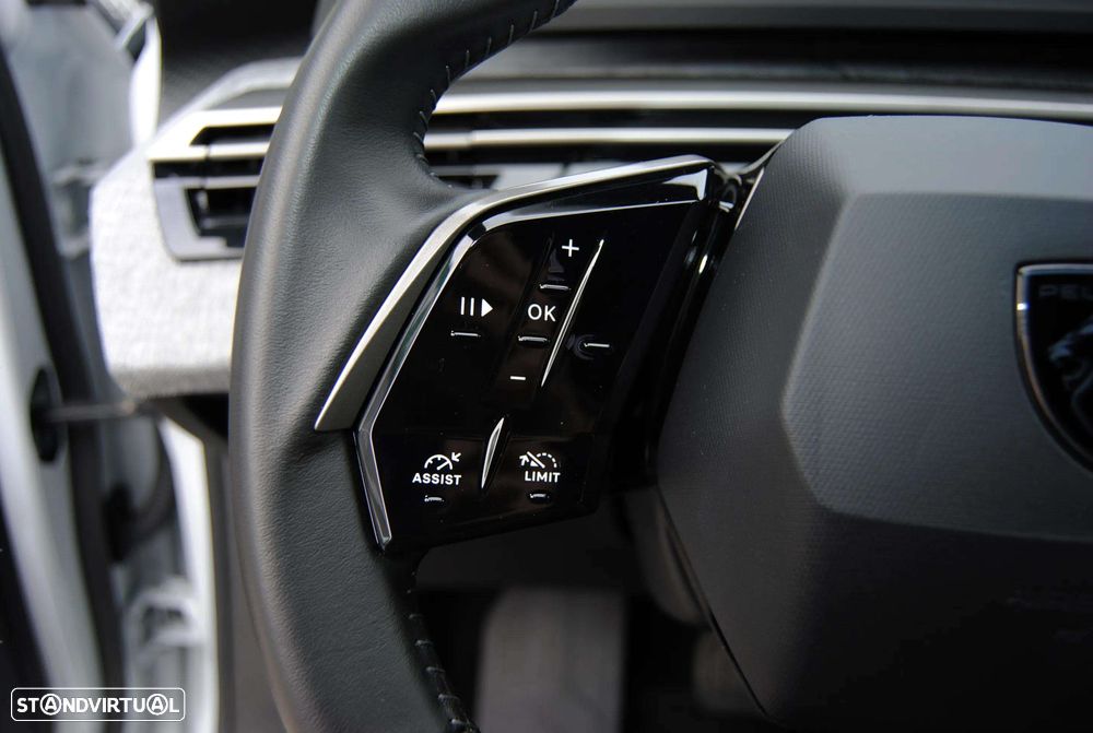 Peugeot 3008 1.2 Hybrid Allure e-DCS6 - 26