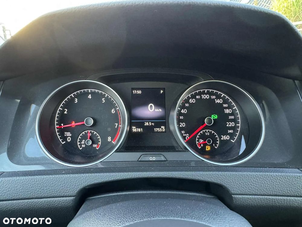 Volkswagen Golf - 10